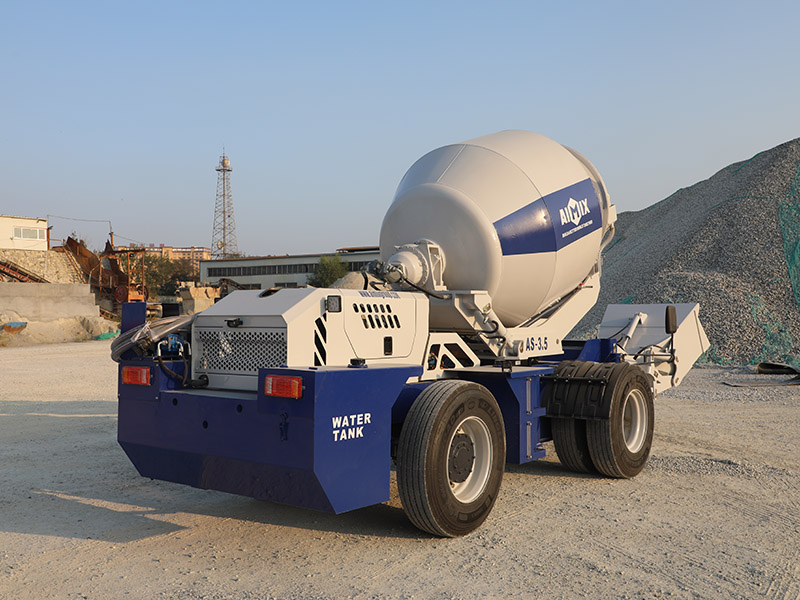 Self Loading Concrete Mixer With High Quality