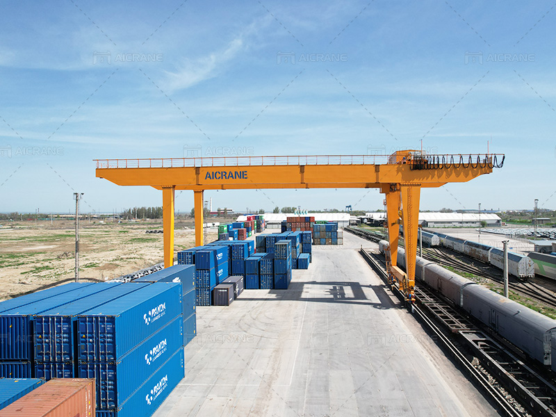 Heavy Duty Gantry Crane for Sale